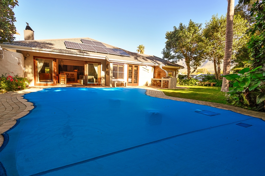 5 Bedroom Property for Sale in Constantia Western Cape